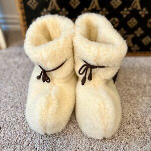 HotSquash London Wool Shearling Slipper Boots, NEW